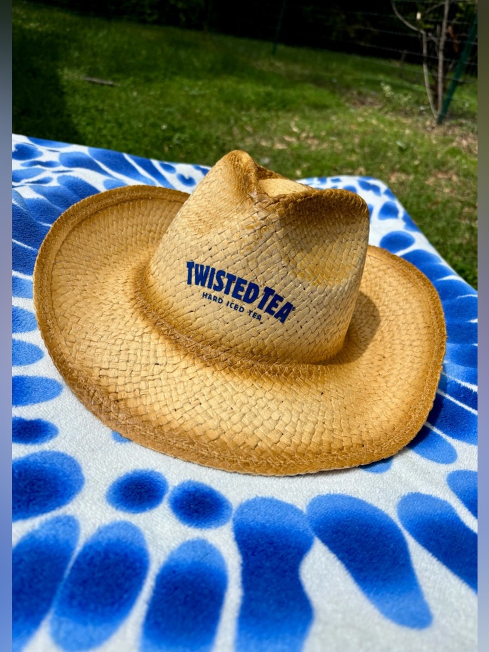 🌀☀️🌀 Twisted Tea Paper Straw Cowboy Hat w/ Blue Logo on Front 🤠 never worn 🌀☀️🌀